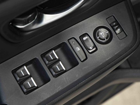 Used 2023 Honda Pilot EX-L image 38