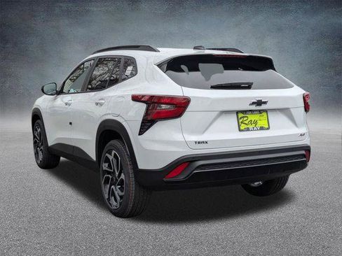New 2026 Chevrolet Trax RS w/ Sunroof Package FWD image 6
