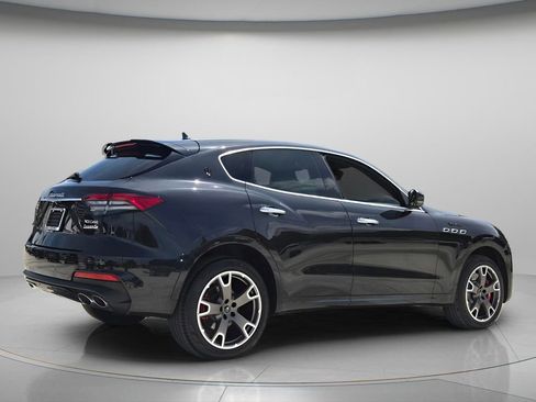 Used 2022 Maserati Levante Modena AWD/4WD image 6