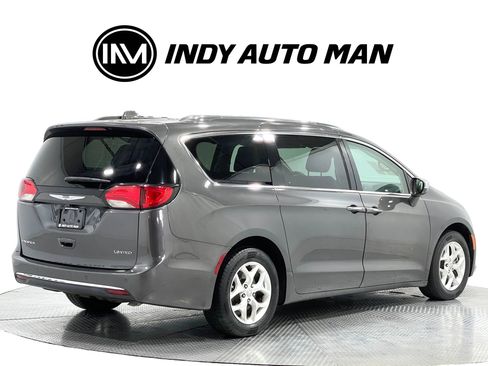 Used 2020 Chrysler Pacifica Limited FWD image 4