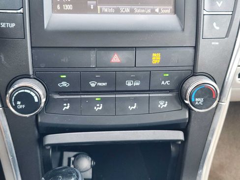 Used 2015 Toyota Camry LE FWD image 18