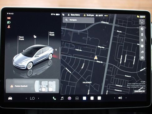 Used 2023 Tesla Model 3 Standard Range image 23