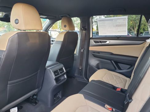 New 2026 Volkswagen Atlas Cross Sport SE FWD image 5