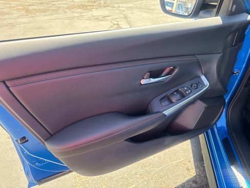 New 2025 Nissan Sentra SR w/ Midnight Edition FWD image 11