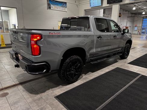 Used 2025 Chevrolet Silverado 1500 LT Trail Boss w/ Convenience Package II image 2