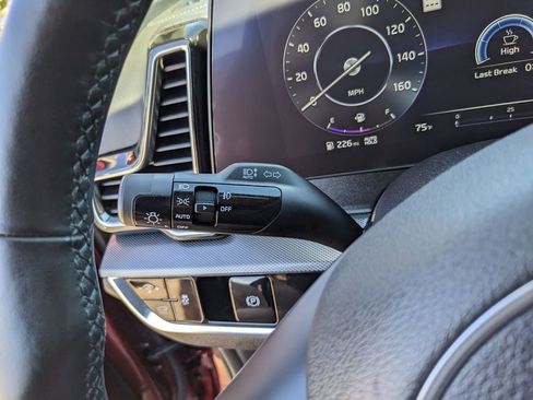 Certified 2025 Kia Sportage SX image 32