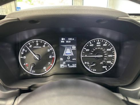 Used 2025 Subaru Forester Premium AWD/4WD image 17