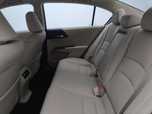 Used 2017 Honda Accord EX-L image 18