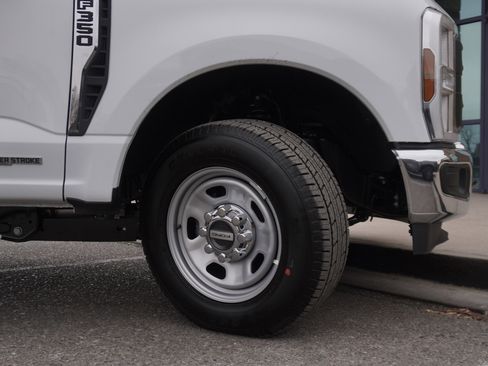 New 2026 Ford F350 XL w/ XL Chrome Package RWD image 14