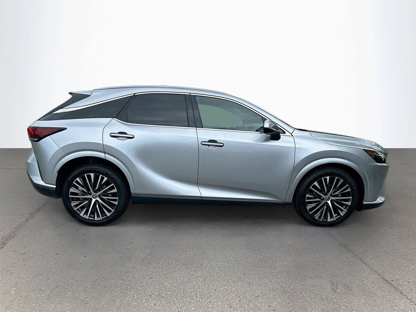 Used 2023 Lexus RX 350 Premium Plus w/ Accessory Package AWD/4WD image 3