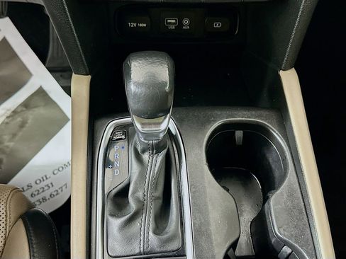 Used 2019 Hyundai Santa Fe Limited image 16