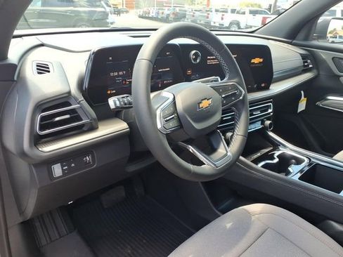 New 2026 Chevrolet Traverse LT w/ LPO, Floor Liner Package FWD image 11