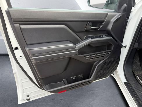 Used 2025 Toyota Tacoma SR image 12