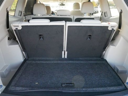 New 2026 Volkswagen Atlas SE image 6