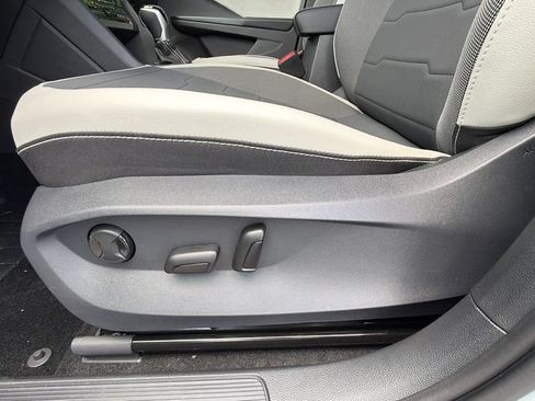 New 2026 Volkswagen Taos SE FWD image 16