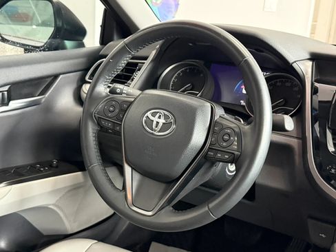 Used 2024 Toyota Camry SE AWD/4WD image 11
