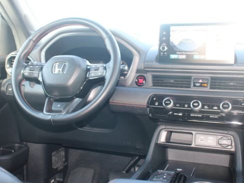 Used 2024 Honda Pilot TrailSport image 26