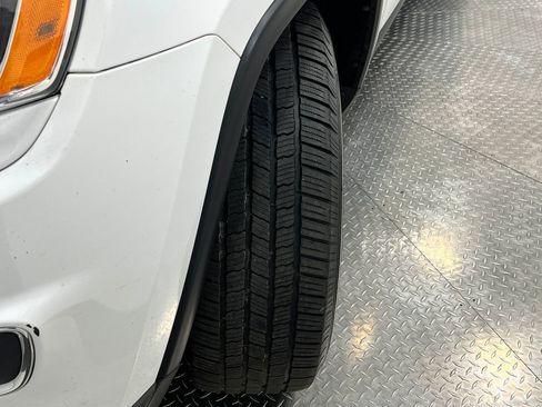Used 2016 Jeep Grand Cherokee Limited AWD/4WD image 36
