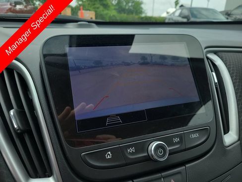 Used 2025 Chevrolet Malibu LS FWD image 19