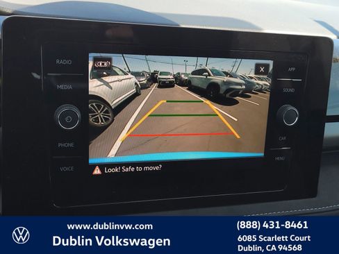 New 2025 Volkswagen Taos SE image 17