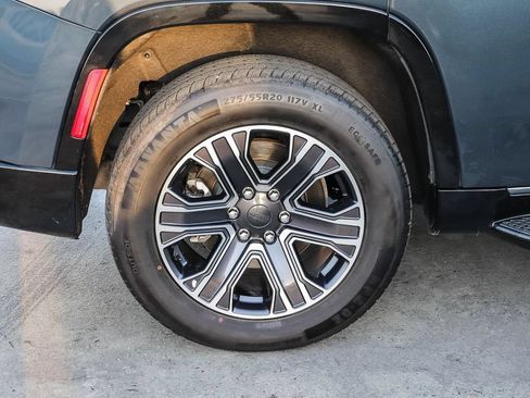 Used 2024 Jeep Wagoneer Series II AWD/4WD image 12