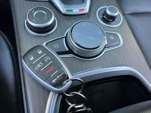 Used 2020 Alfa Romeo Stelvio Ti w/ Nero Edizione image 11