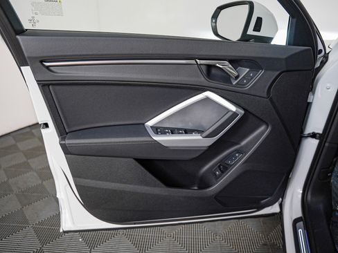 New 2025 Audi Q3 2.0T Premium image 23