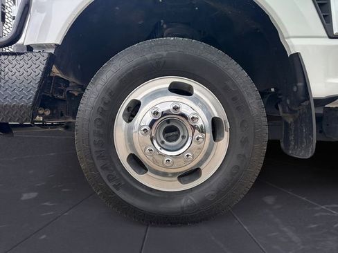 Used 2024 Ford F350 Lariat image 14