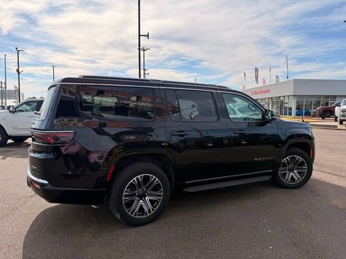 Used 2024 Jeep Wagoneer Series II w/ Flexible Seating Group RWD image 8