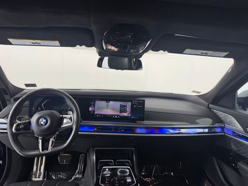 Used 2023 BMW 760i xDrive w/ Executive Package AWD/4WD image 20