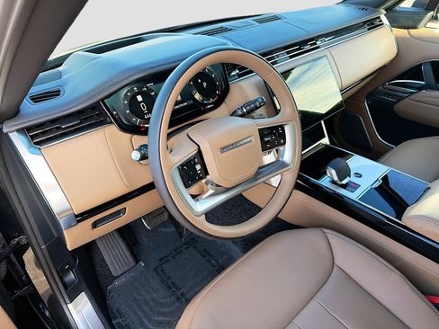 Used 2025 Land Rover Range Rover Autobiography image 26