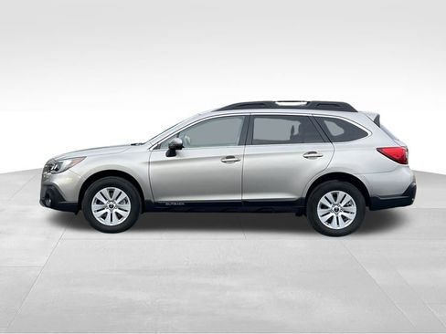 Used 2019 Subaru Outback 2.5i Premium image 4