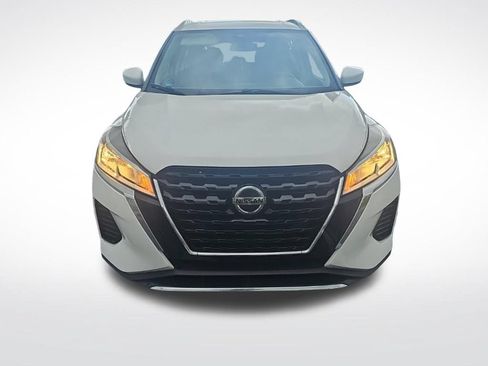 Used 2021 Nissan Kicks SV FWD image 2
