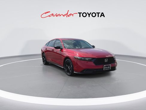 Used 2025 Honda Accord SE image 2