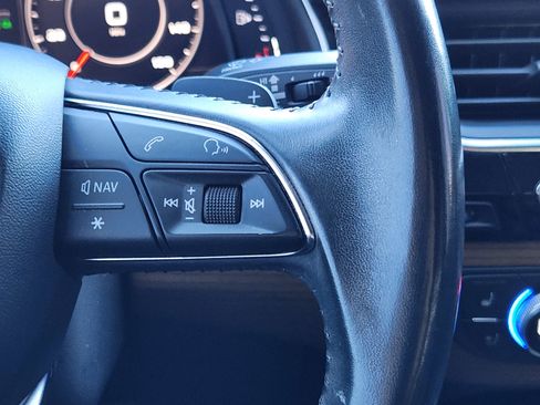 Used 2017 Audi Q7 2.0T Premium Plus w/ Premium Plus Package image 31