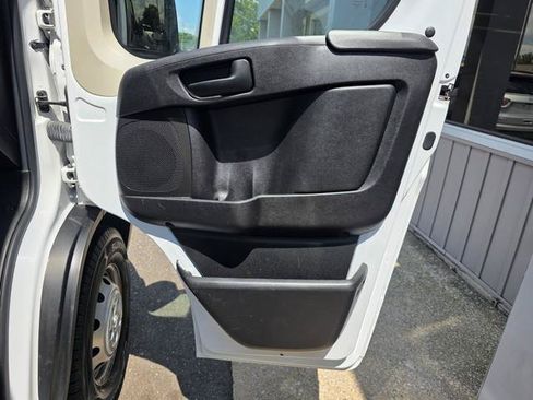 Used 2021 RAM ProMaster 3500 w/ Premium Appearance Group FWD image 19