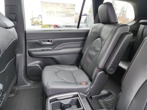New 2026 Toyota Grand Highlander Nightshade Edition image 19