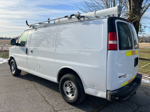 Used 2013 Chevrolet Express 2500 2500 Cargo image 7