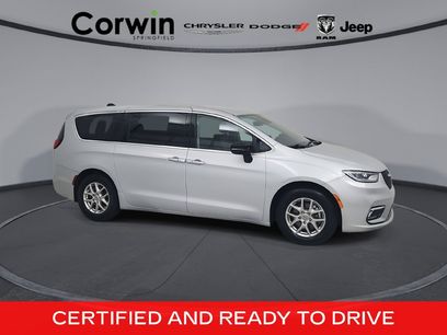 Certified 2024 Chrysler Pacifica Touring-L