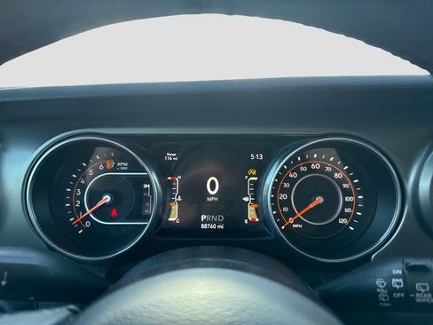 Used 2018 Jeep Wrangler Unlimited Sport S AWD/4WD image 15