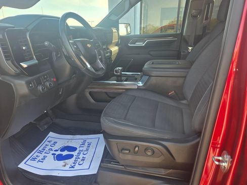 Used 2022 Chevrolet Silverado 1500 LT w/ LPO, Dark Essentials Package RWD image 7