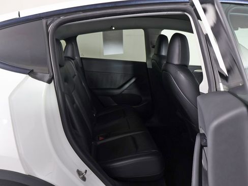 Used 2023 Tesla Model Y Long Range AWD/4WD image 33