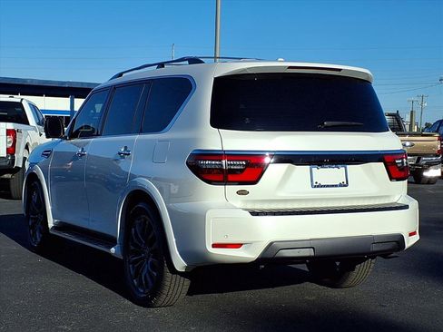 Used 2023 Nissan Armada Platinum w/ Captain's Chairs Package image 4