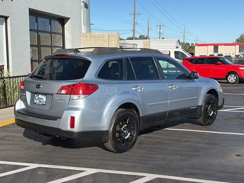 Used 2013 Subaru Outback 2.5i Limited w/ Moonroof Pkg AWD/4WD image 3