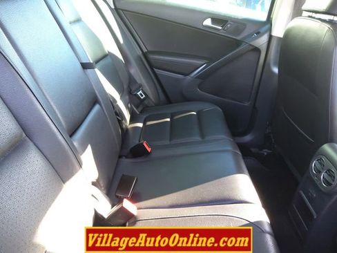 Used 2016 Volkswagen Tiguan SE image 38