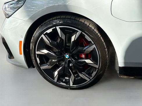 New 2026 BMW 550e xDrive w/ Executive Package image 42