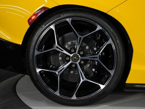 Used 2024 Lamborghini Revuelto AWD/4WD image 27