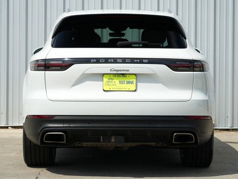 Used 2022 Porsche Cayenne image 11