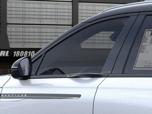 New 2025 Lincoln Nautilus Reserve image 20