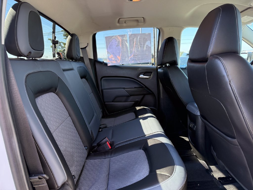 Used 2022 Chevrolet Colorado Z71 w/ Safety Package AWD/4WD image 13